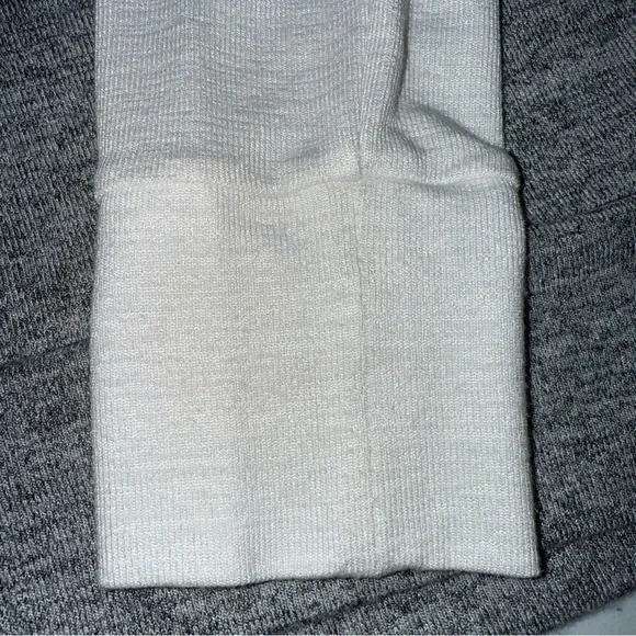 Gap Women Long Sleeve Crew Neck T-Shirt  Sweater Gray & White Sz Med - Picture 2 of 9